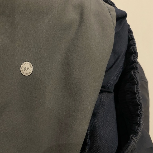 Lululemon men’s bowline shorts 8” - Picture 4 of 4